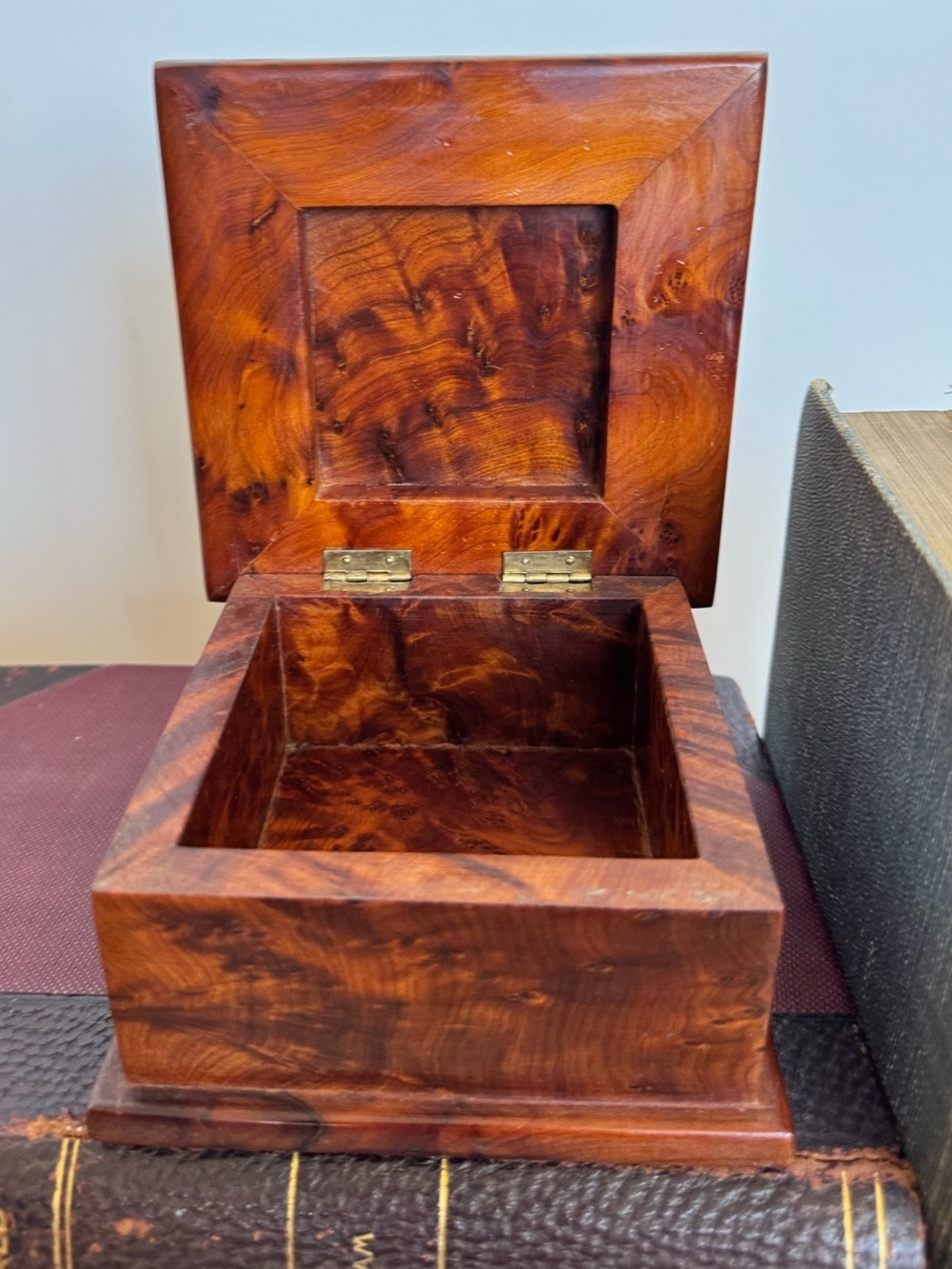 Vintage Burl Wood Wooden Trinket Jewelry Box